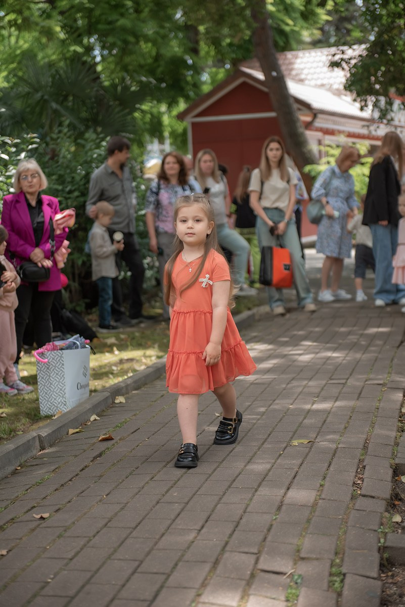 Парк Ривьера дефиле HAPPYkids. Семейный и коммерческий фотограф в Сочи Александр Бодунов