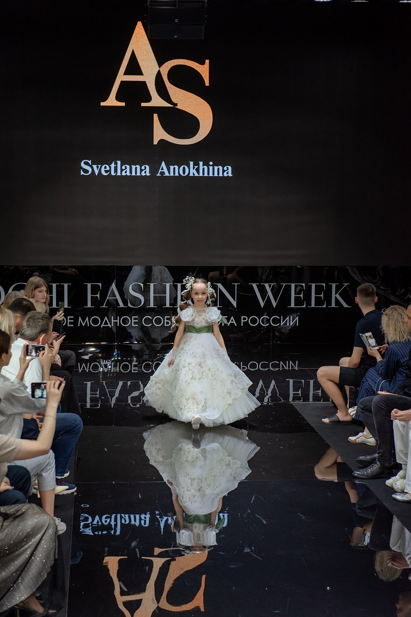 SochiFashionWeek2024 дизайнер Анохина. Семейный и коммерческий фотограф в Сочи Александр Бодунов