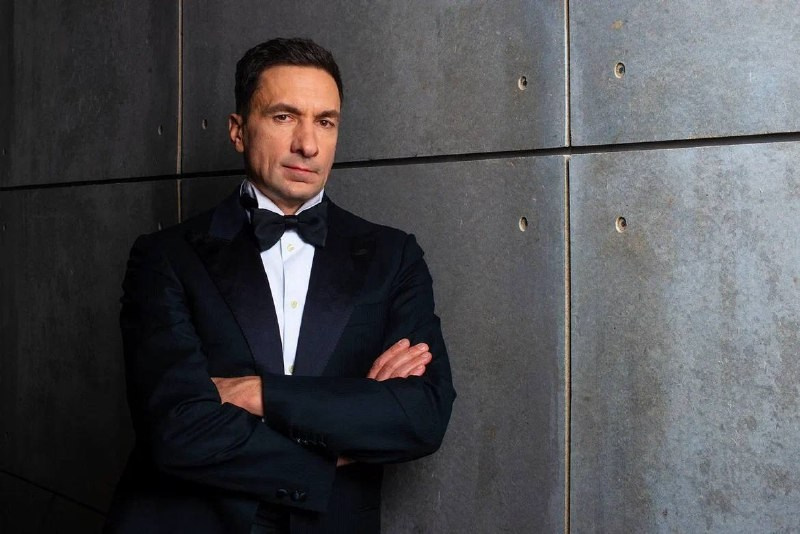 Деловой портрет. Фотограф для маркетплейсов Михаил Бове