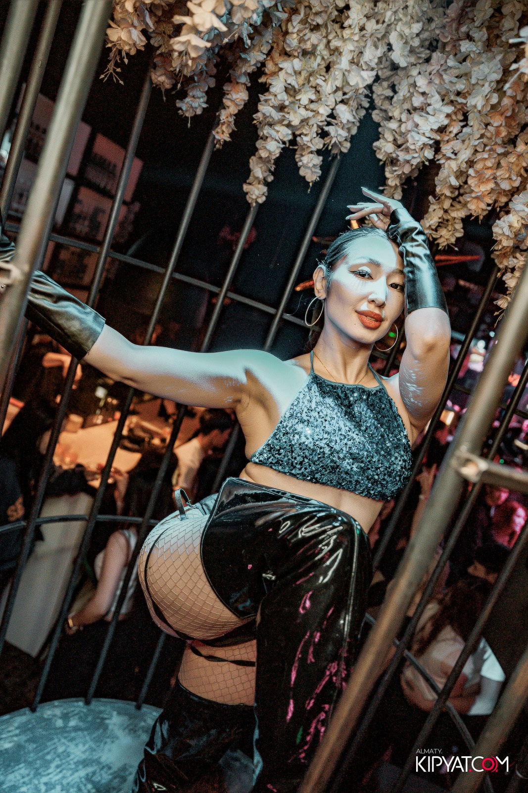 UYAT EMES BAR. КИПЯТКОМ АЛМАТЫ!