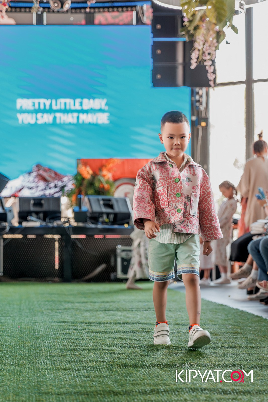 PROM KIDS FASHION SHOW. КИПЯТКОМ АЛМАТЫ!