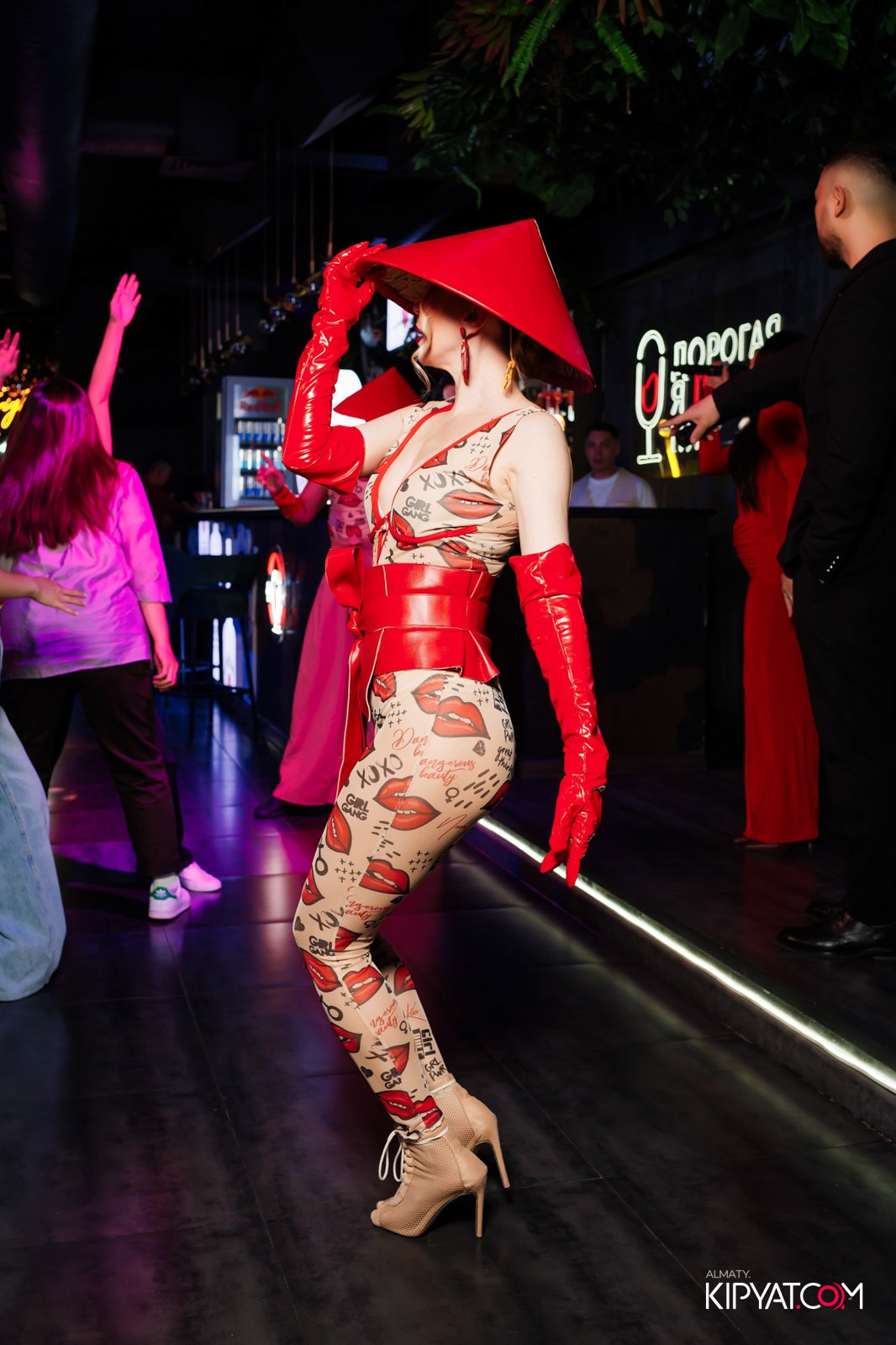 ДОРОГАЯ, Я НЕ ПИЛ. КИПЯТКОМ АЛМАТЫ!