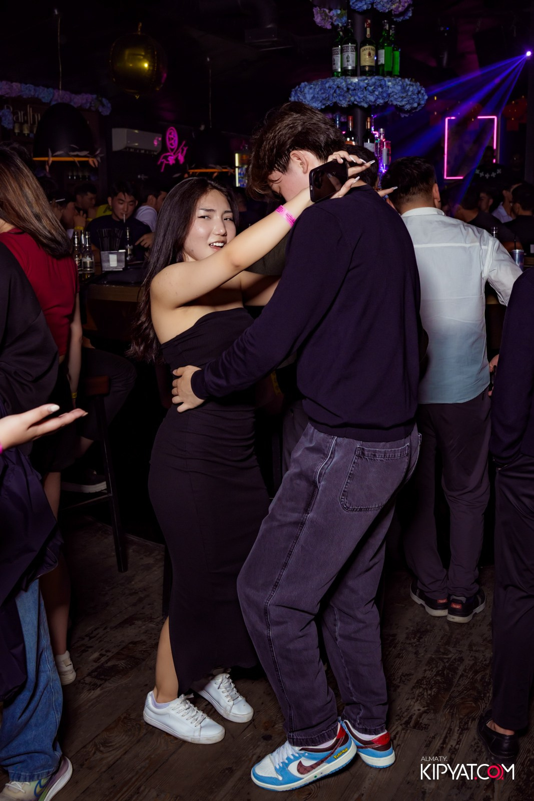 UYAT EMES BAR. КИПЯТКОМ АЛМАТЫ!