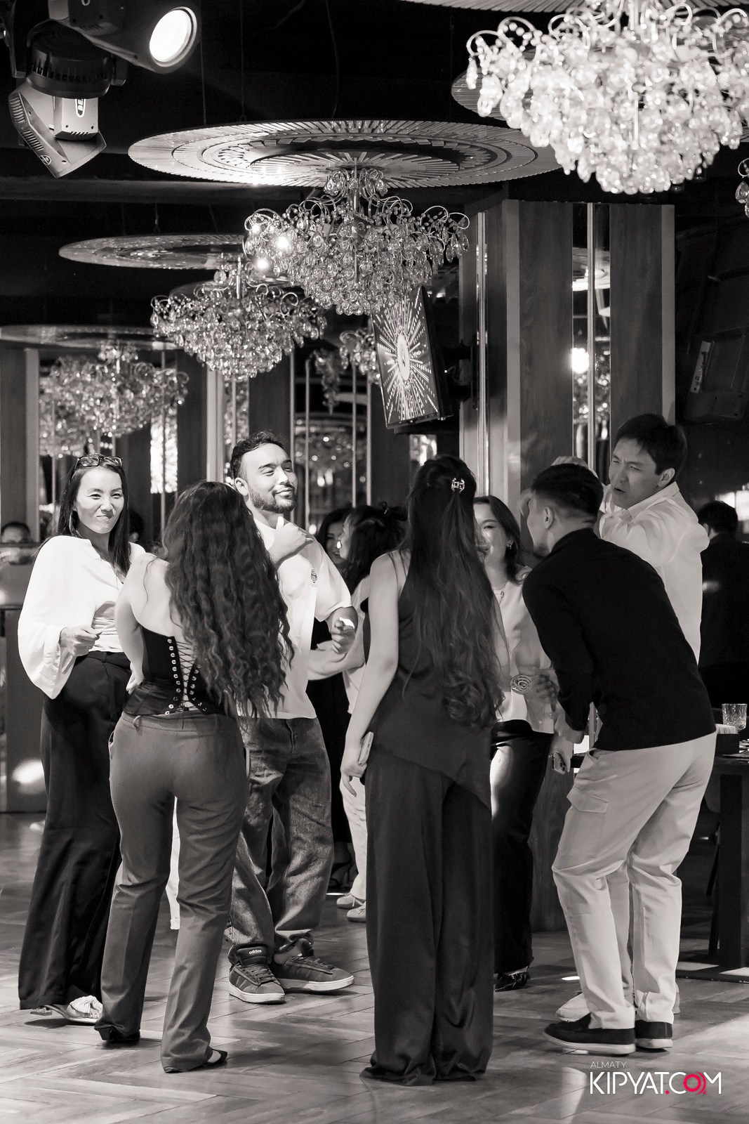 ЗАЯ, НА БИС. КИПЯТКОМ АЛМАТЫ!