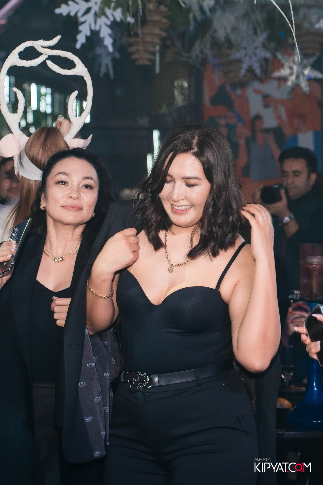 FRIENDS BAR & TERRACE. КИПЯТКОМ АЛМАТЫ!