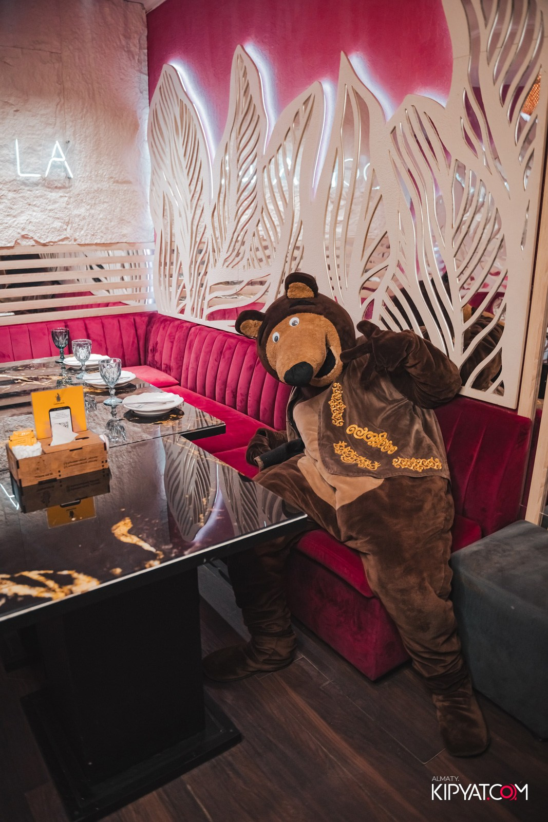 УХО И МЕДВЕДЬ НА САИНА. КИПЯТКОМ АЛМАТЫ!