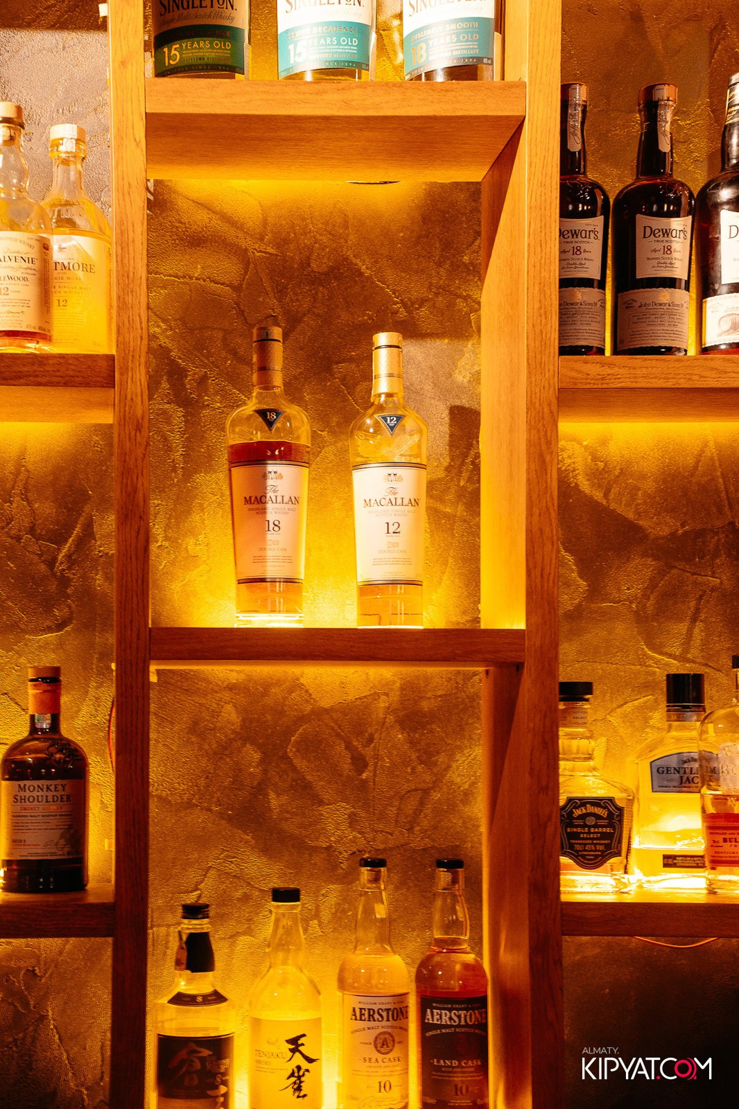 LAUREATE GRAND CAFÉ. КИПЯТКОМ АЛМАТЫ!