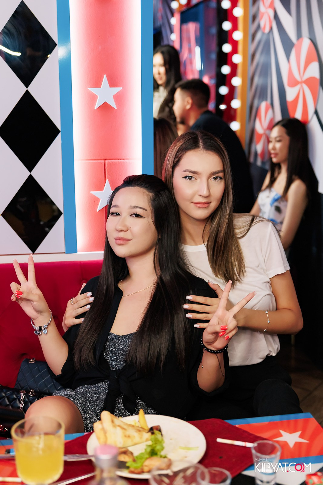 ЗАЯ, НА БИС. КИПЯТКОМ АЛМАТЫ!