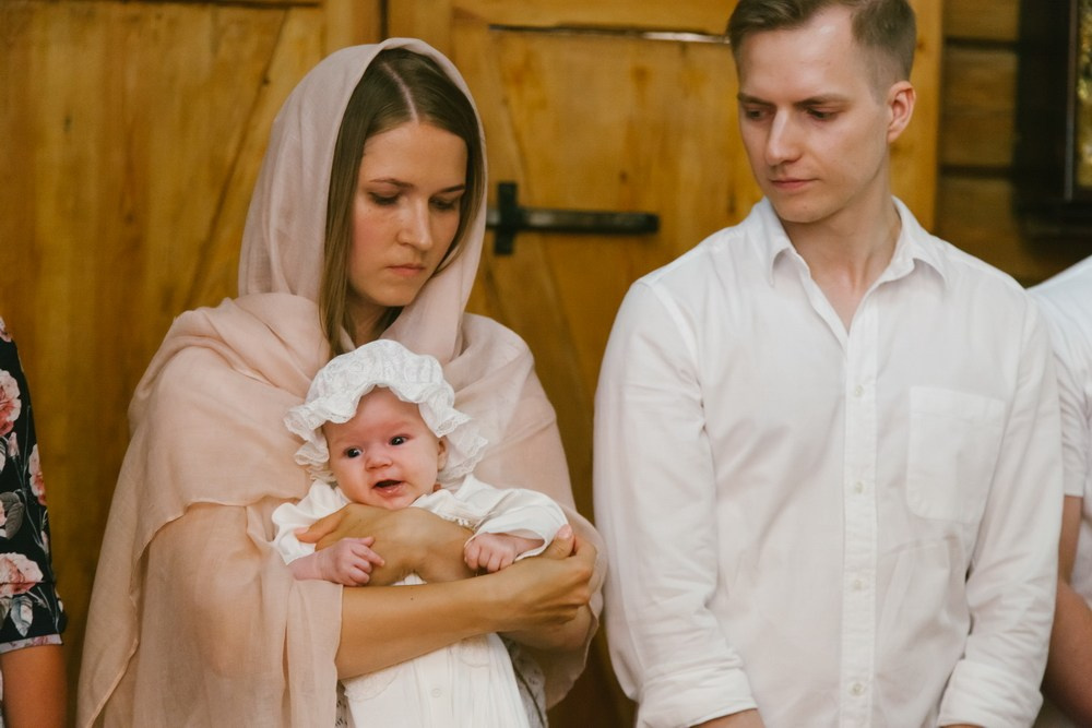 Крещение Церковь Иконы Божией Матери Казанской. Вырица. Фотограф на крещение в Санкт Петербурге