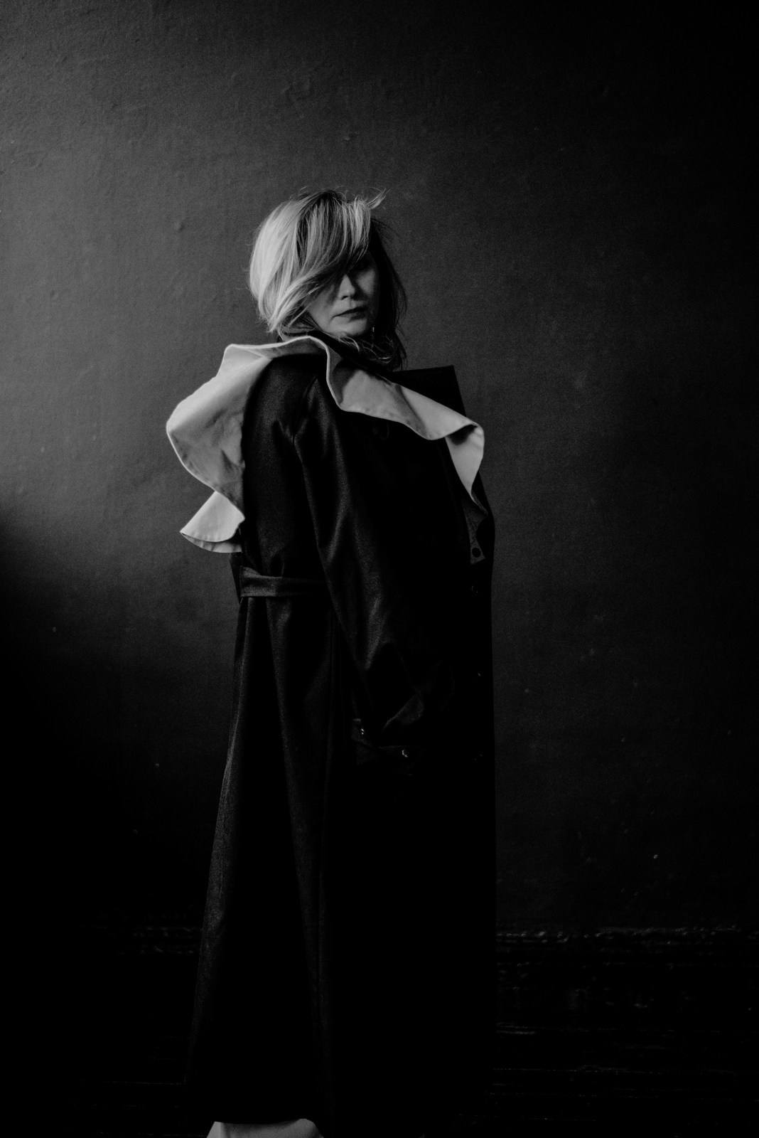 Свадебная фотосессия в стиле минимализм в Тюмени — Максим и Таня — Фотограф Дарья Мустафина. Фотограф Дарья Мустафина, Тюмень