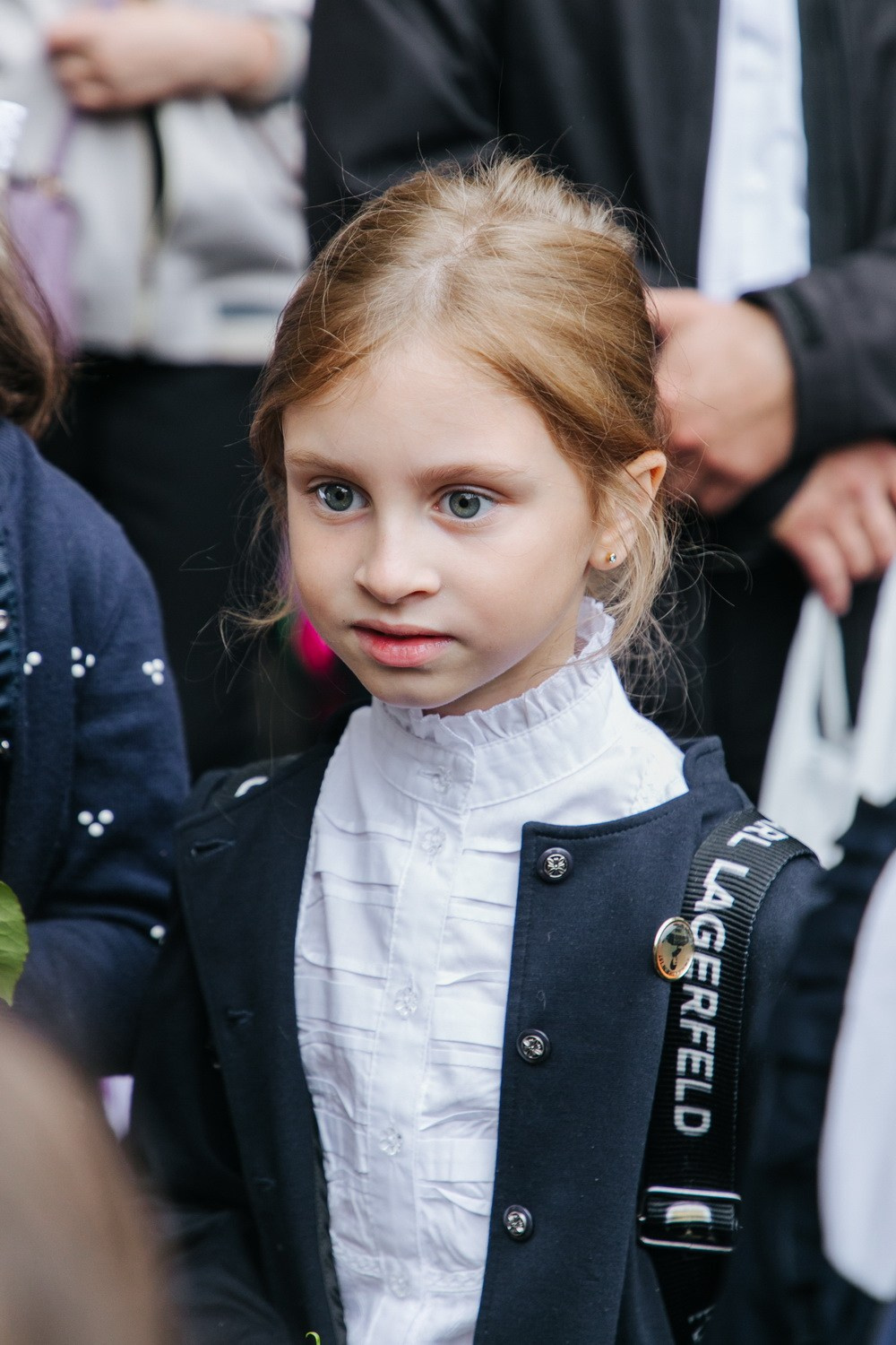 Школьники 1 сентября, линейка. Фотограф крещение венчание в Петербурге! Помогает подобрать храм и посоветовал душевного батюшку в СПб