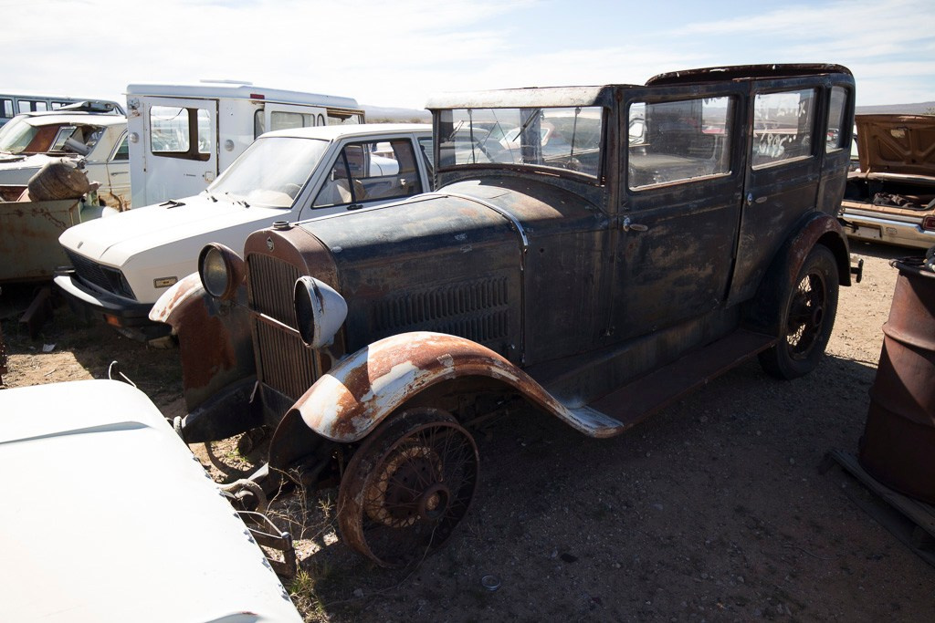 Ретро- авторазборка, США, 2013. Фотограф Василий Буланов