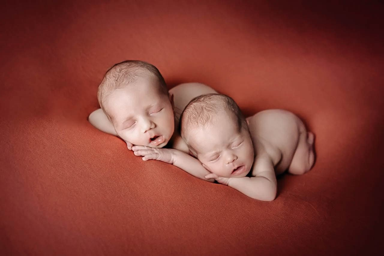 Альбом с классическим ньборном в ярких тонах. Фотограф новорожденных Москва, Люберцы, Жуковский, Раменское