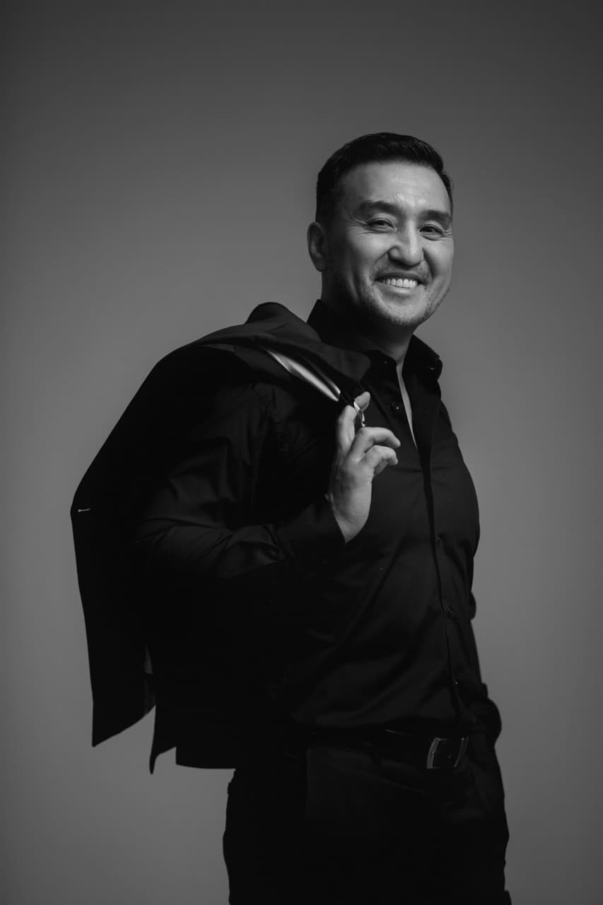 Бизнес портреты. Фотостудия в Атырау | Фотограф атырау, Видео, Дрон, съемка в атырау Контент для Бизнеса»