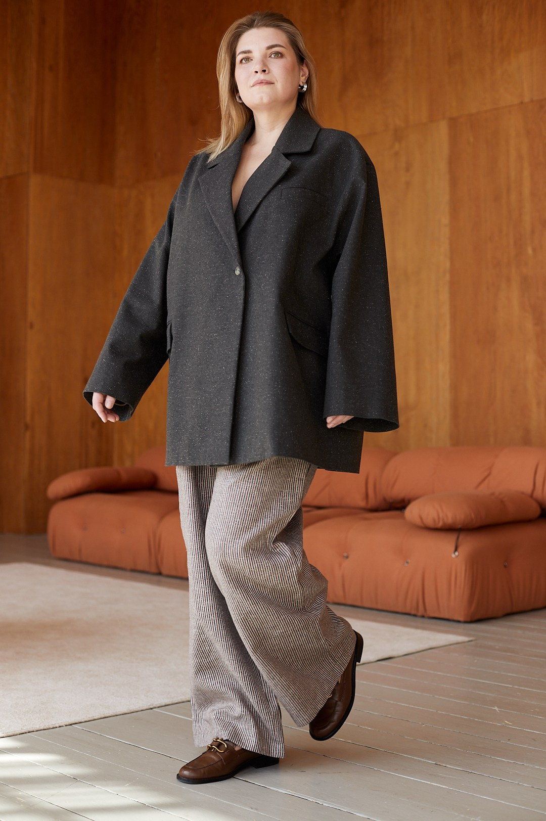 Алла, 52 р-р, 174 см. KED Production — продакшн из СПб. Создаём фото, видео и контент, который помогает брендам и селлерам продавать больше