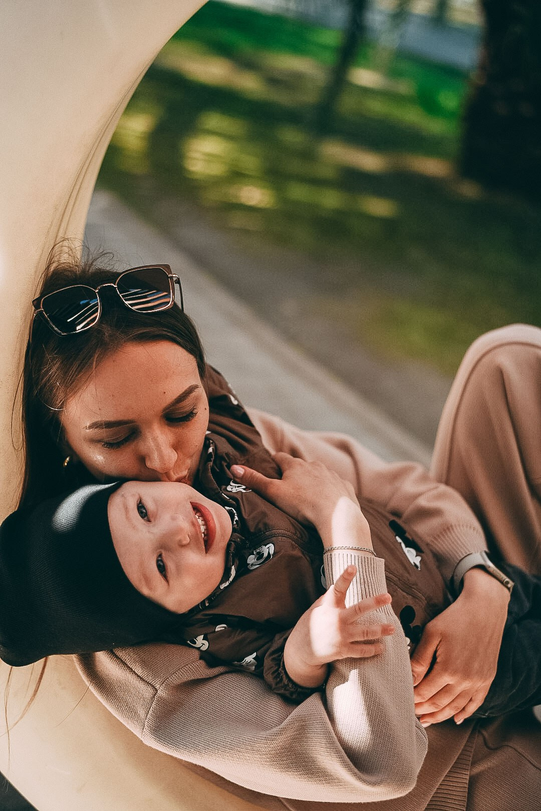Семейная фотосессия дома плюс фотопрогулка. Фотограф в Сочи — Маргарита Поганова