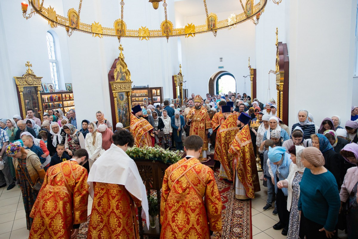 Архиерейское Богослужение в Неделю 4-ю по Пятидесятнице. Саратовское Северо-Западное благочиние