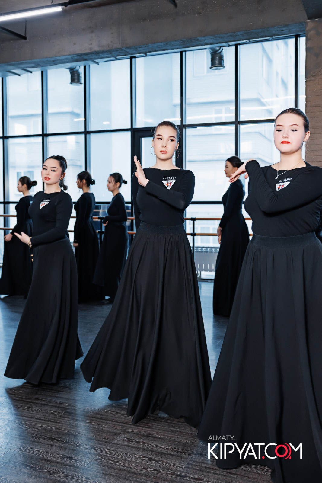 BLOCKBUSTER ТАНЦЕВАЛЬНАЯ АКАДЕМИЯ. КИПЯТКОМ АЛМАТЫ!