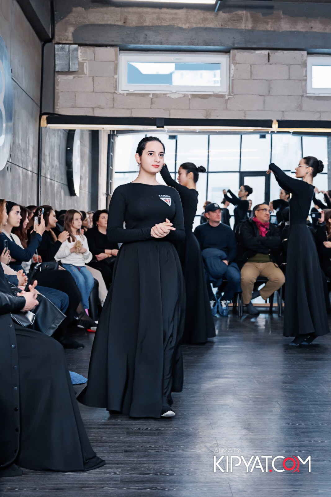 BLOCKBUSTER ТАНЦЕВАЛЬНАЯ АКАДЕМИЯ. КИПЯТКОМ АЛМАТЫ!