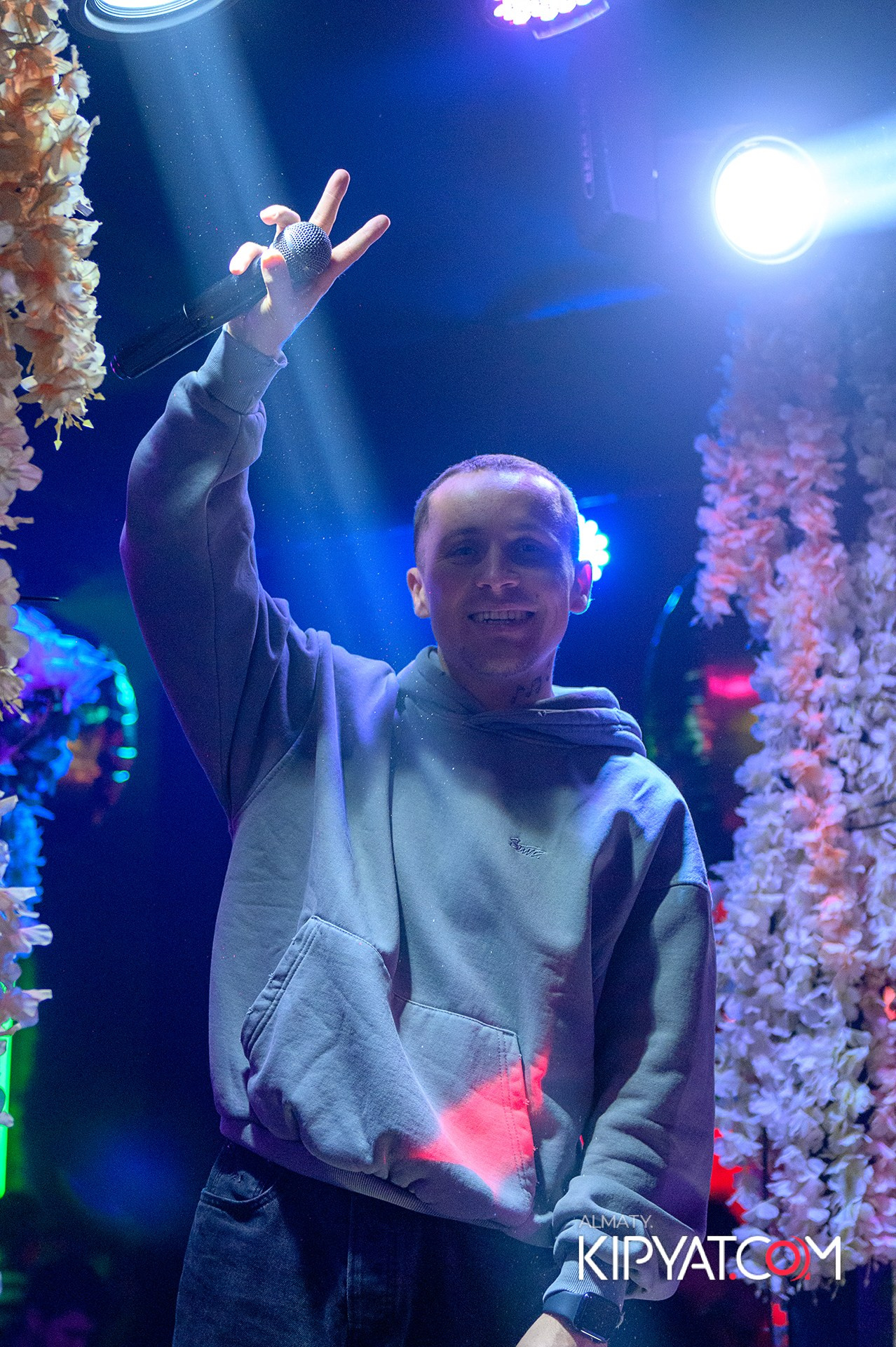 UYAT EMES BAR. КИПЯТКОМ АЛМАТЫ!