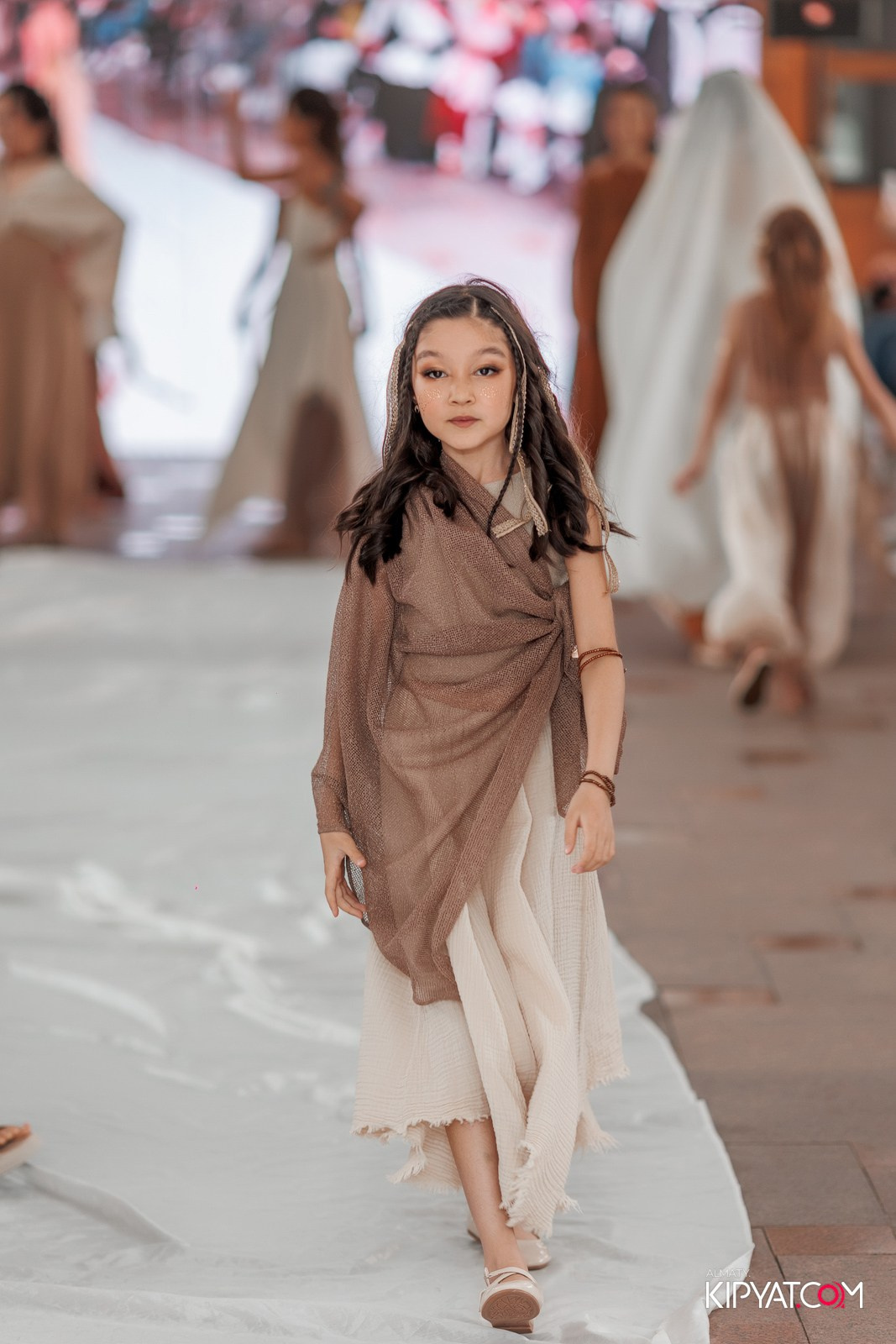 JUNIOR FASHION SHOW. КИПЯТКОМ АЛМАТЫ!