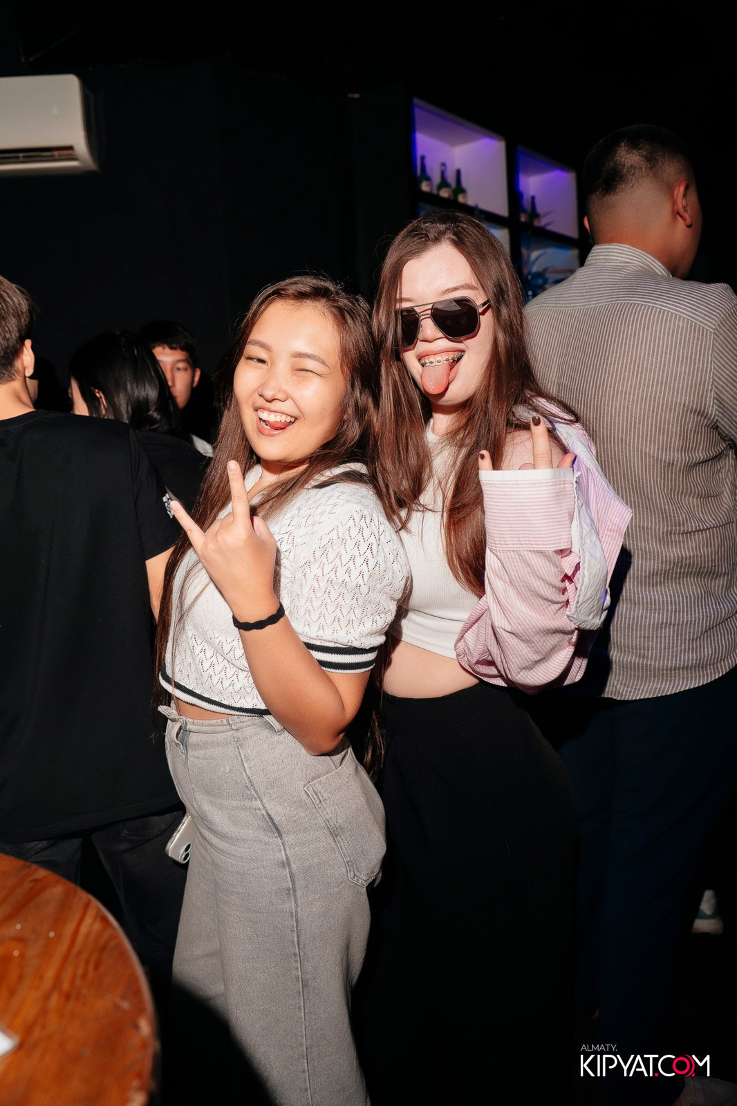 UYAT EMES BAR. КИПЯТКОМ АЛМАТЫ!