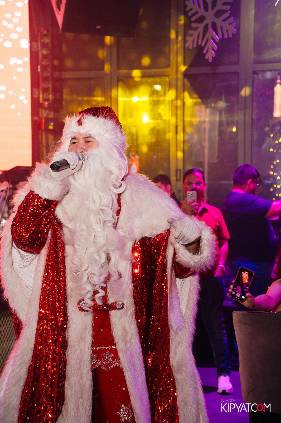 FRIENDS BAR & TERRACE. КИПЯТКОМ АЛМАТЫ!