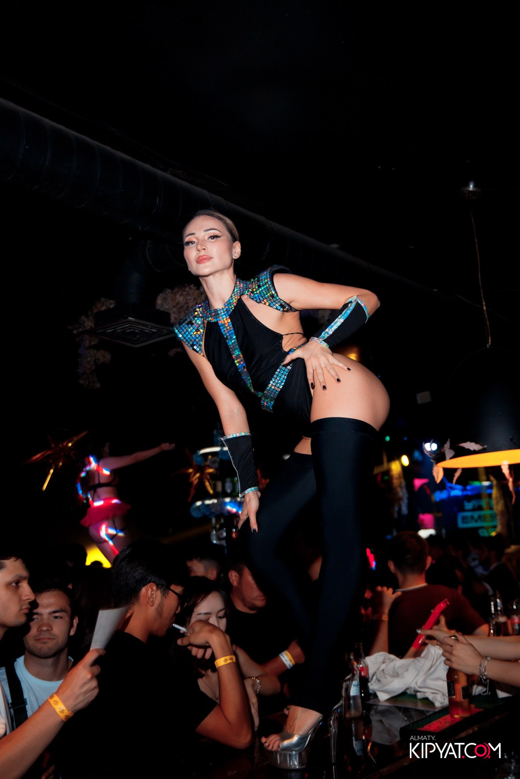 UYAT EMES BAR. КИПЯТКОМ АЛМАТЫ!