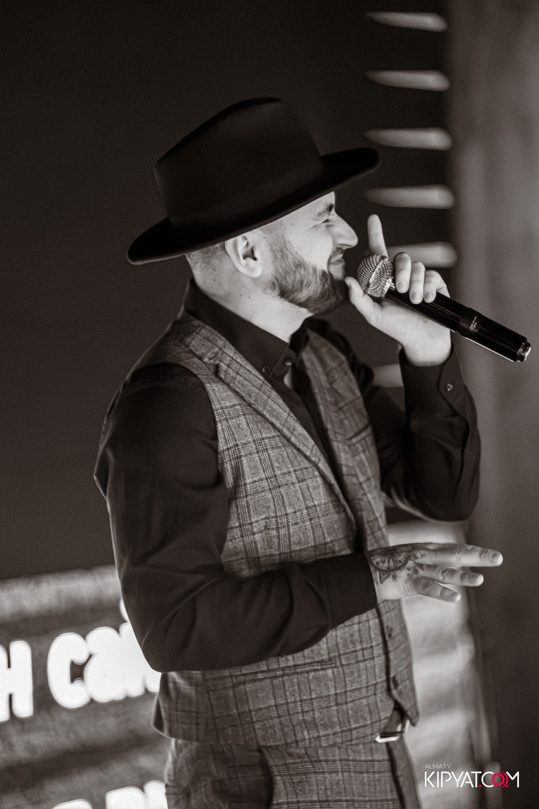 LAUREATE GRAND CAFÉ. КИПЯТКОМ АЛМАТЫ!