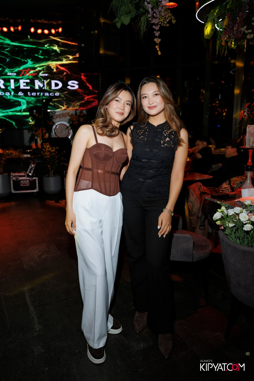 FRIENDS BAR & TERRACE. КИПЯТКОМ АЛМАТЫ! Фотосъемка мероприятий в Алматы