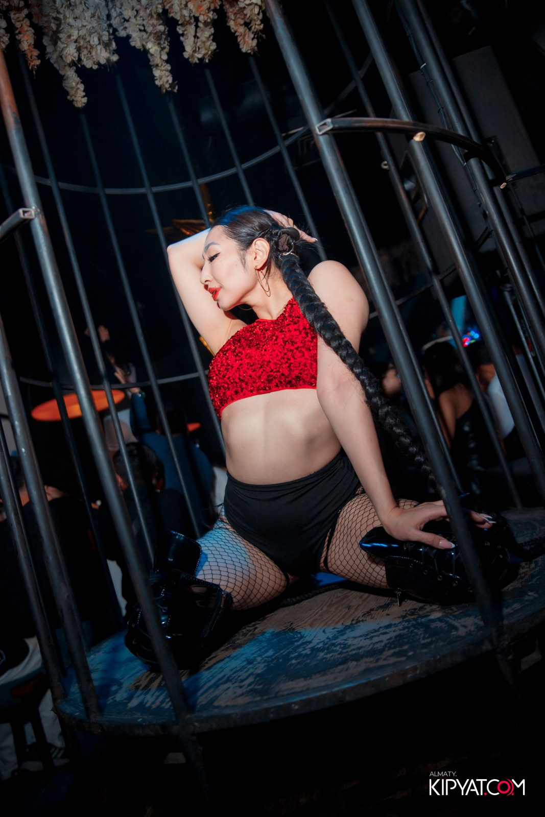 UYAT EMES BAR. КИПЯТКОМ АЛМАТЫ!