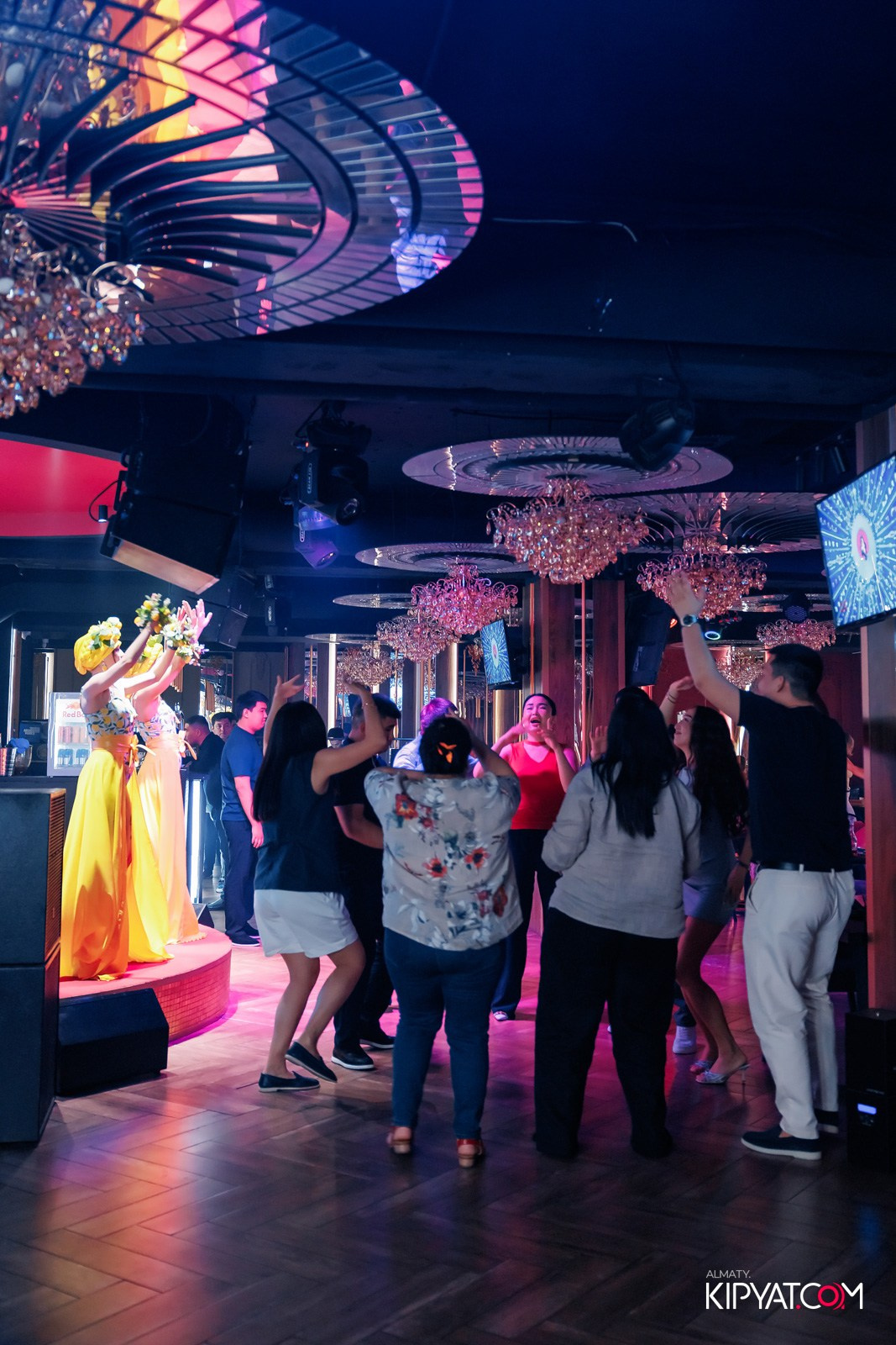 ЗАЯ, НА БИС. КИПЯТКОМ АЛМАТЫ!