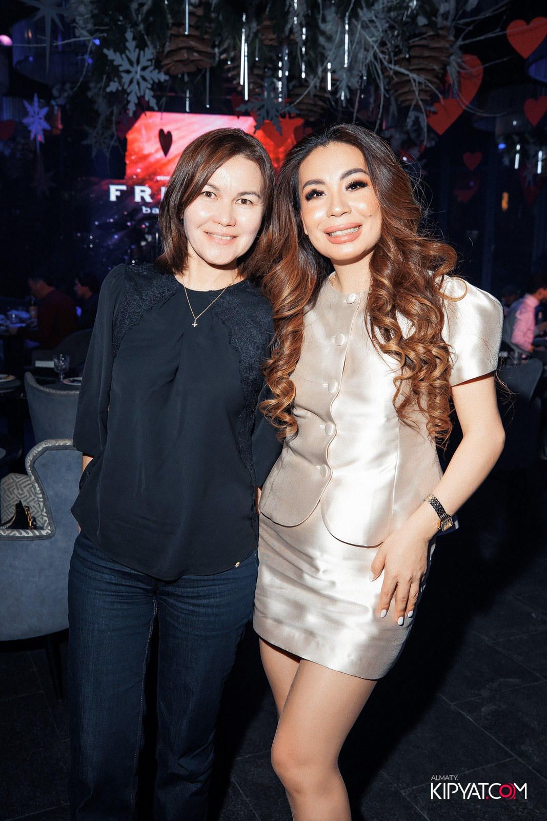 FRIENDS BAR & TERRACE. КИПЯТКОМ АЛМАТЫ!