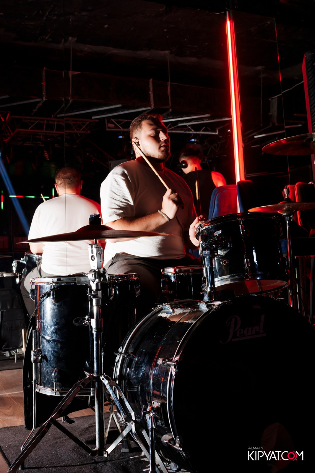 НОЧНОЙ КЛУБ ICON. КИПЯТКОМ АЛМАТЫ!