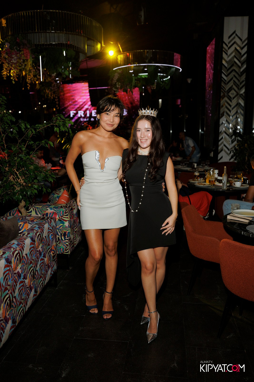 FRIENDS BAR & TERRACE. КИПЯТКОМ АЛМАТЫ! Фотосъемка мероприятий в Алматы