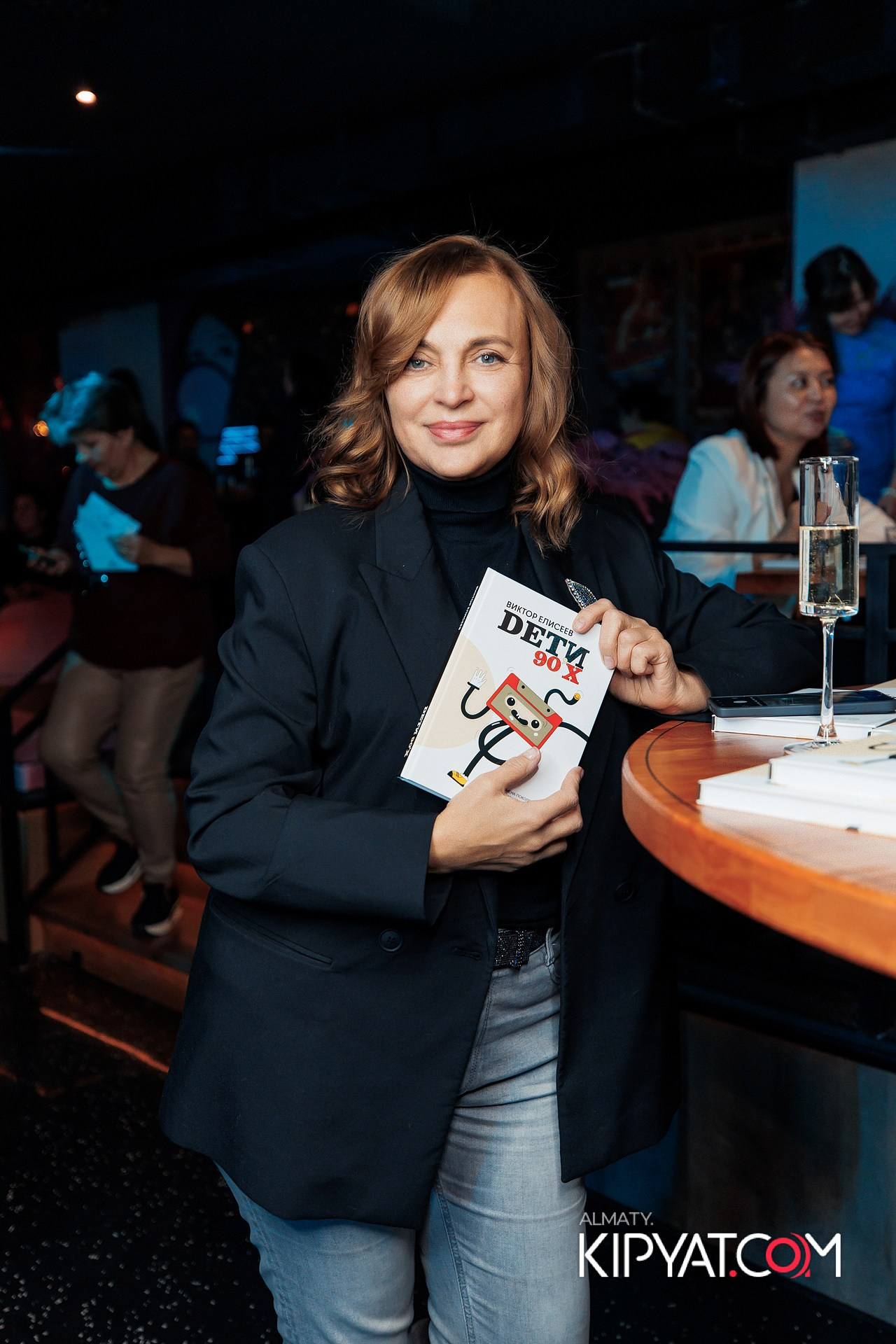 ПРЕЗЕНТАЦИЯ КНИГИ ВИКТОРА ЕЛИСЕЕВА. КИПЯТКОМ АЛМАТЫ!