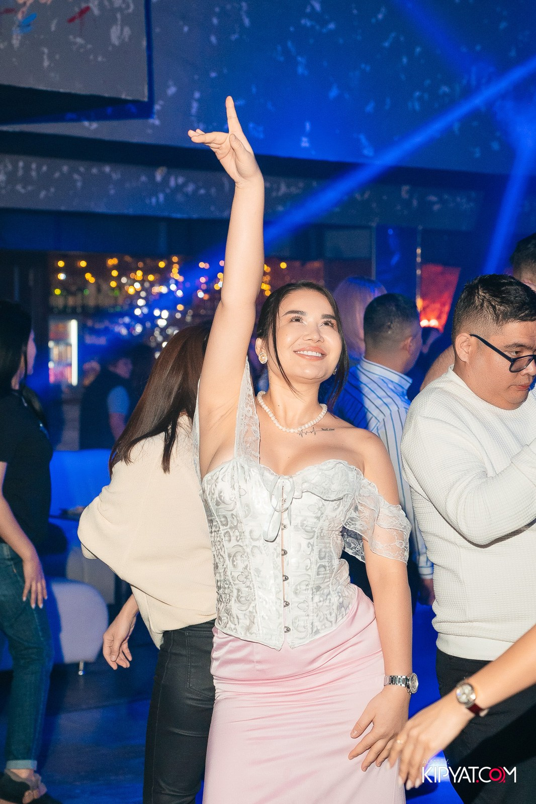 RETRO HIT. КИПЯТКОМ АЛМАТЫ!