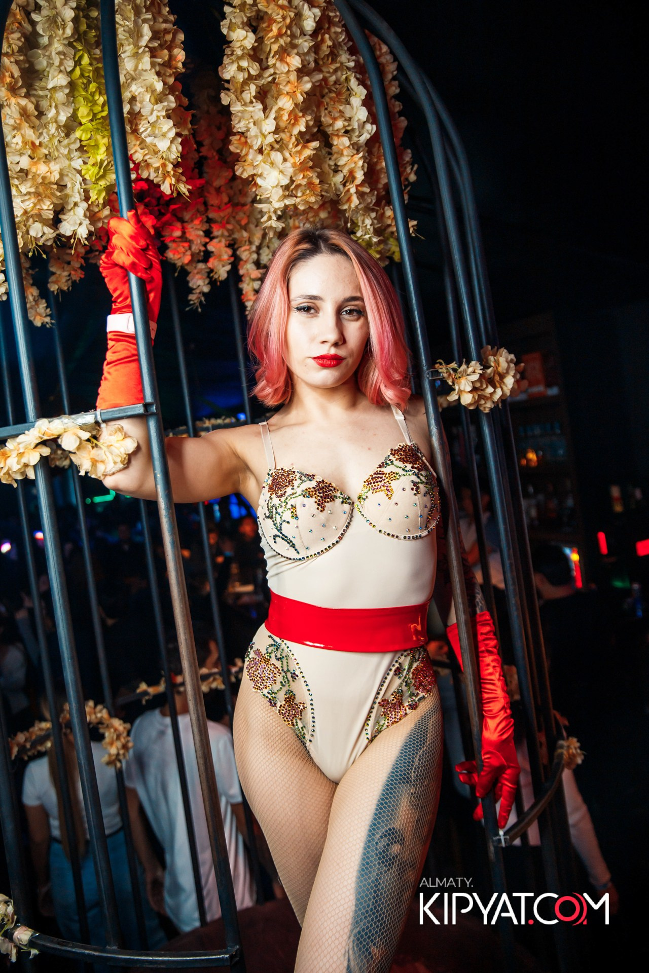 UYAT EMES BAR. КИПЯТКОМ АЛМАТЫ!