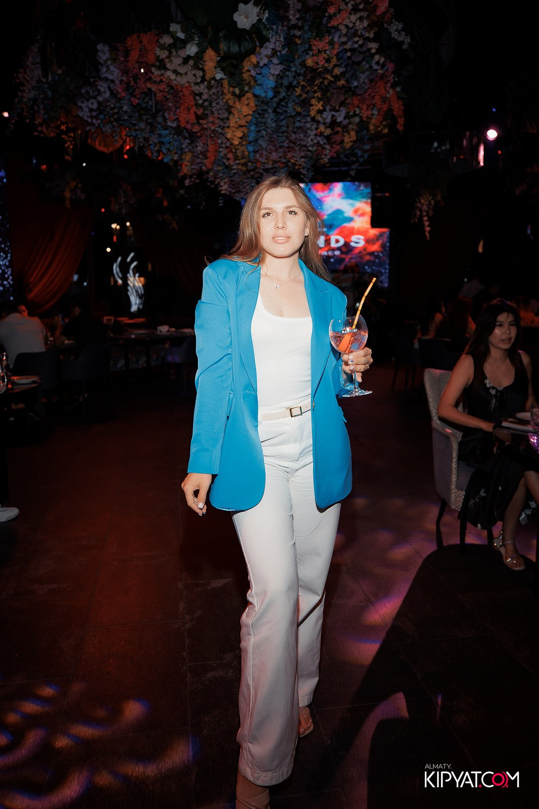 FRIENDS BAR & TERRACE. КИПЯТКОМ АЛМАТЫ!