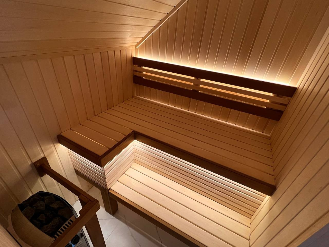 Уютная сауна на мансарде в Дранишниках: липа, термоосина и быстрый прогрев от Harvia Vega. SaunaTopMasters