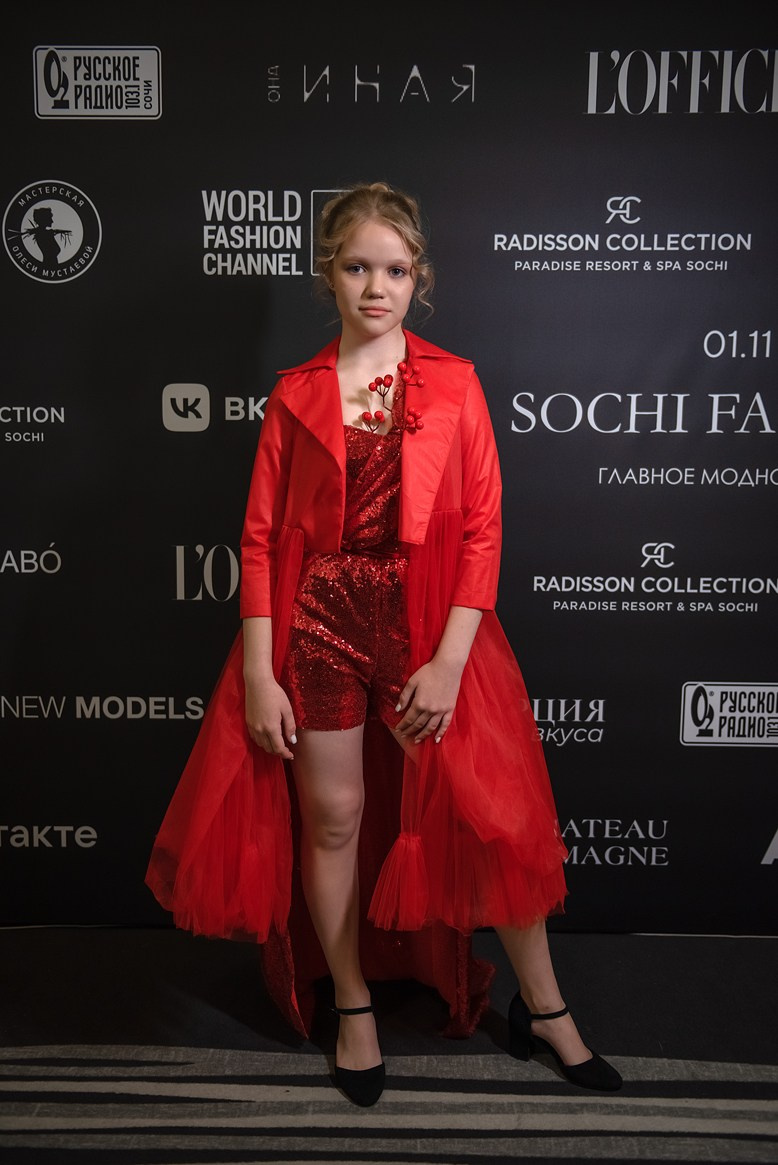 SochiFashionWeek2024 дизайнер Анохина Светлана. Семейный и коммерческий фотограф в Сочи Александр Бодунов