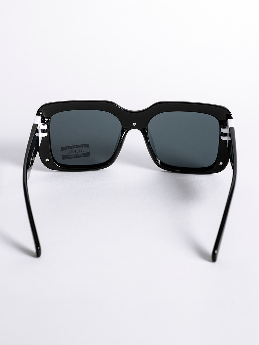 Съемка солнцезащитных очков. Фотограф в Санкт-Петербурге