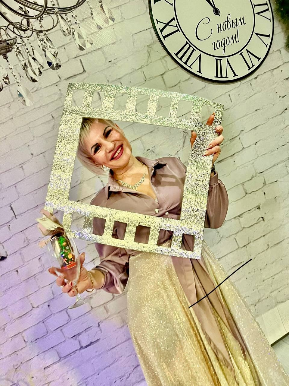 Тематические вечеринки с ведущей Мариной Гребенниковой. Организатор праздников. Ведущая Марина Гребенникова