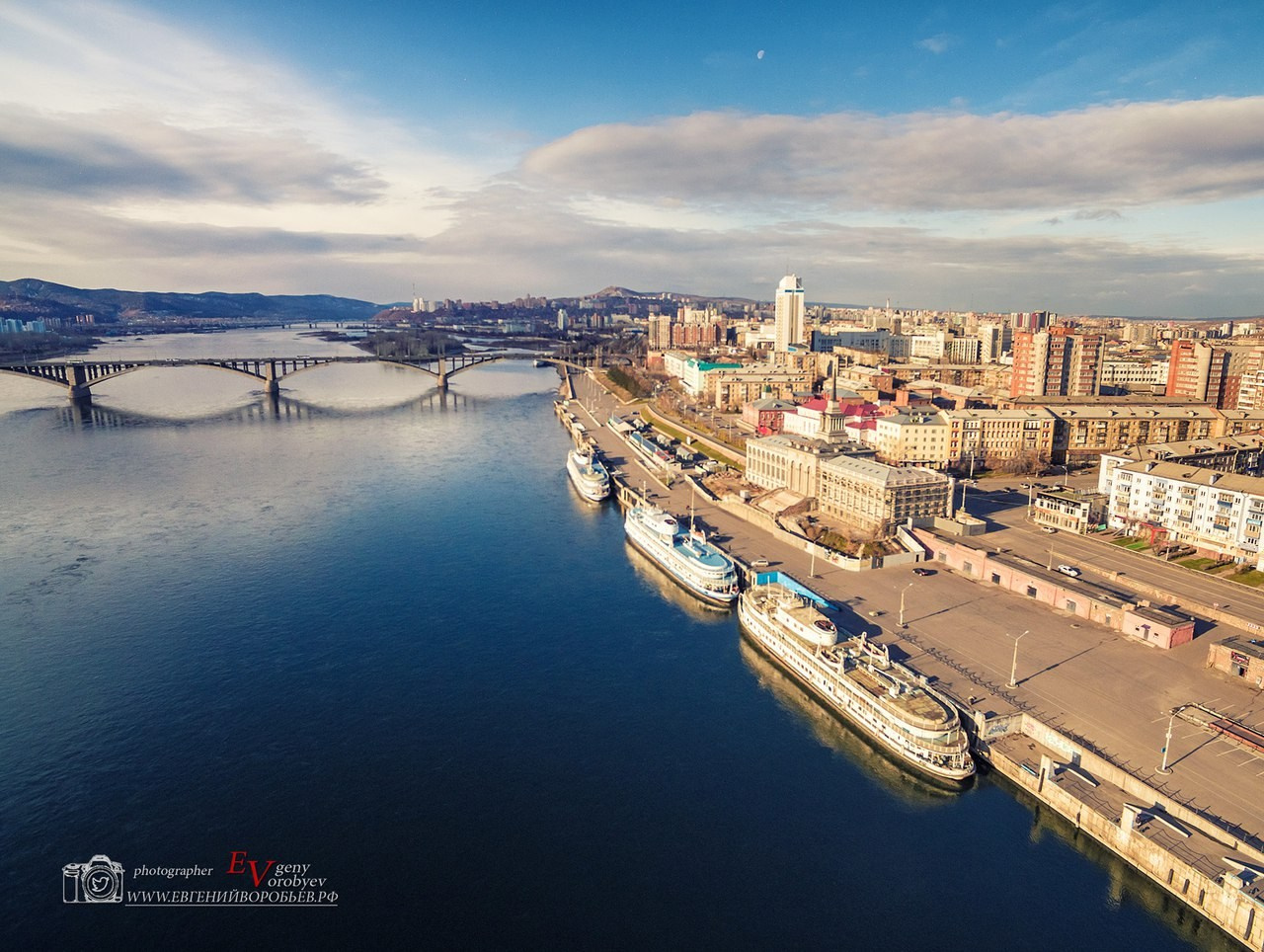 Аэросъёмка фото видео с квадрокоптера FPV дрона в Красноярске фотосъёмка монтаж видеоролика