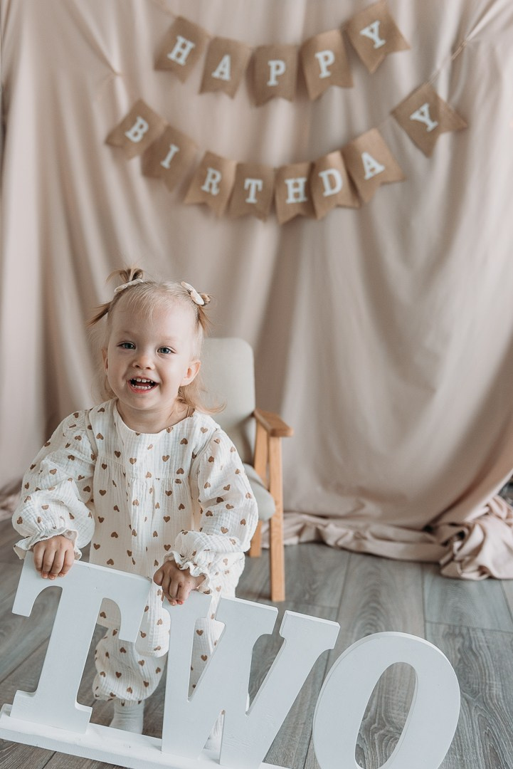 Еве 2 года. Студия Матур