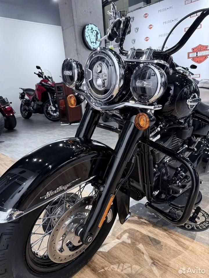 Купить Harley-Davidson 2019 HD Heritage NEW (Softail/Dyna) — подробнее на сайте. Hello Davidson, Москва. Только хорошие мотоциклы…