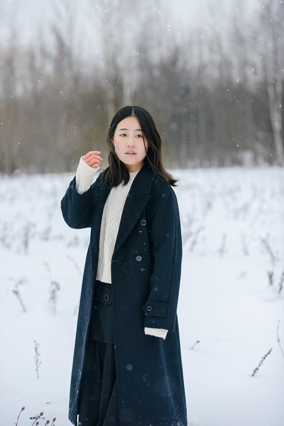 photo shoot for a girl in a winter field, snow (photography from Elena Carruthers)