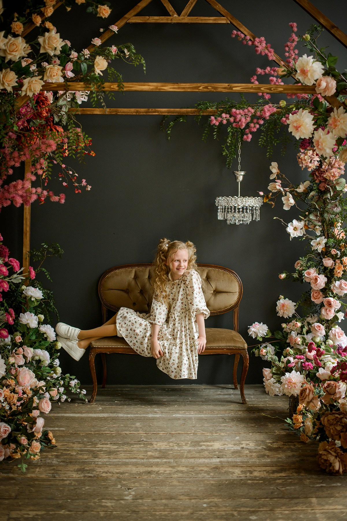 Photo shoot of a girl with goslings and a hat. Photographer Elena Carruthers, Scotland