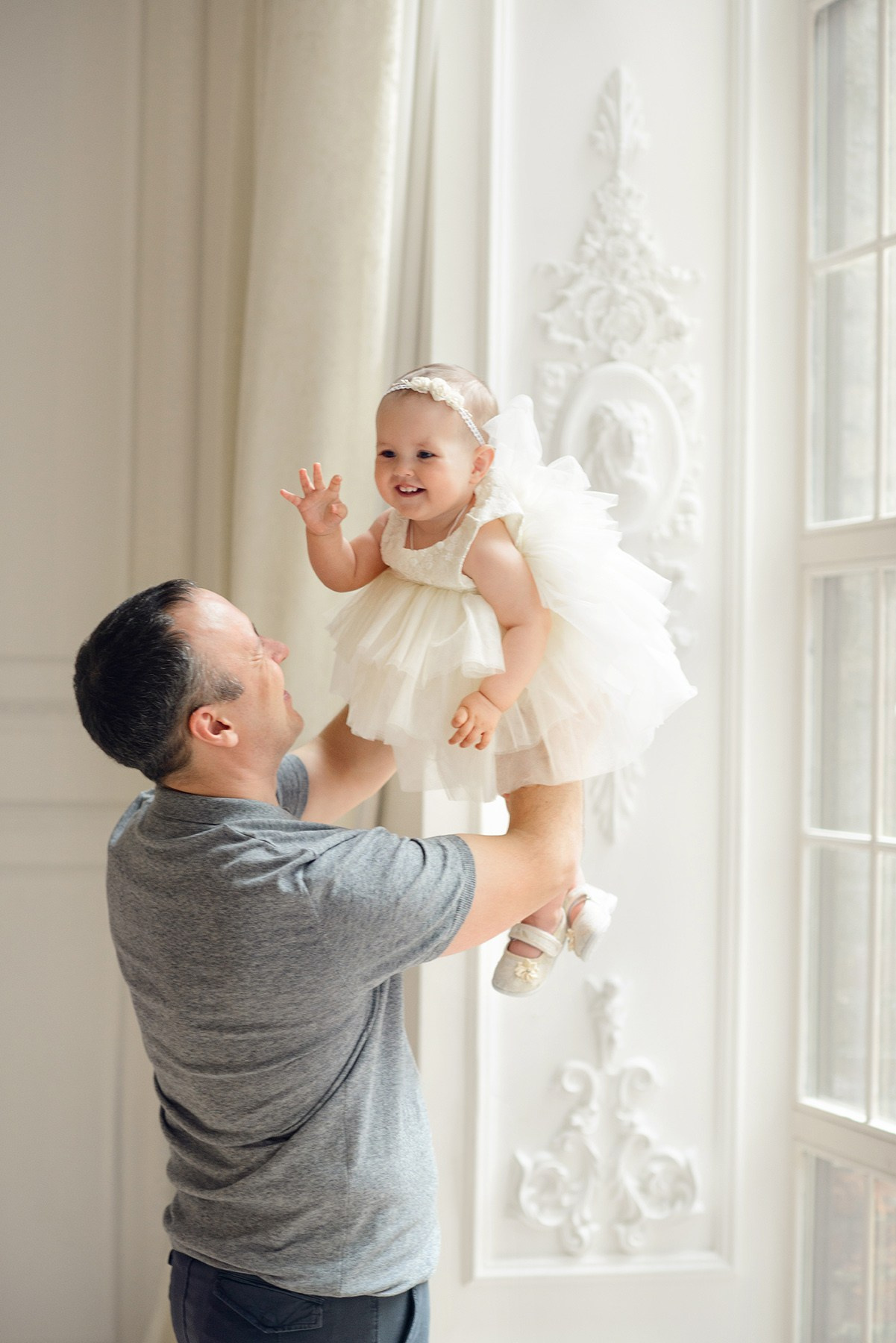 dad and daughter, Photo shoot in the studio in the spring
