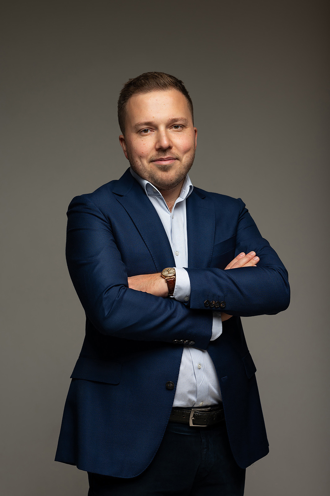 Мужской студийный портрет. Фотограф Светозар Андреев